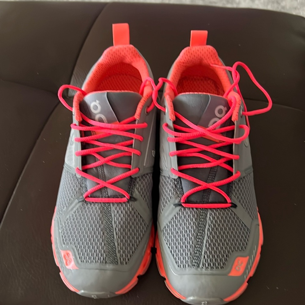On a Cloud sneakers
